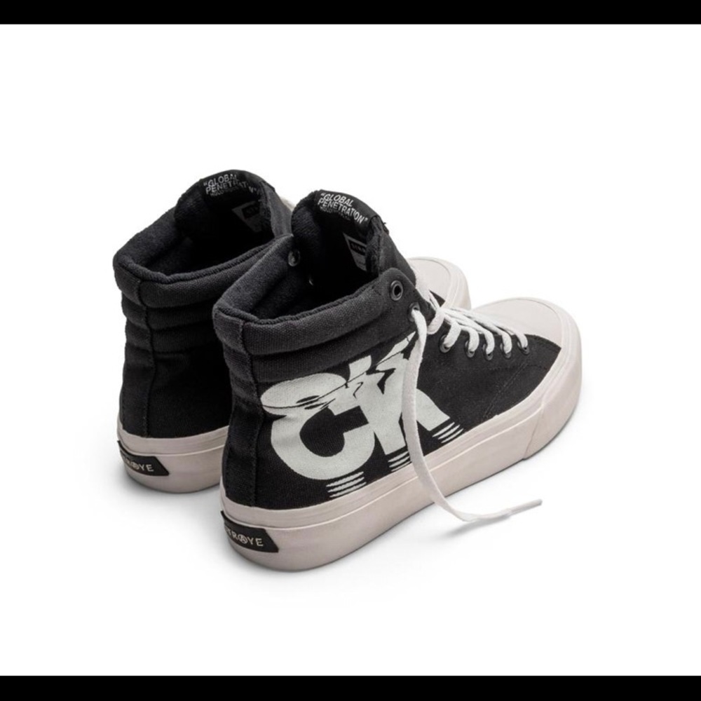 High End Sneaker